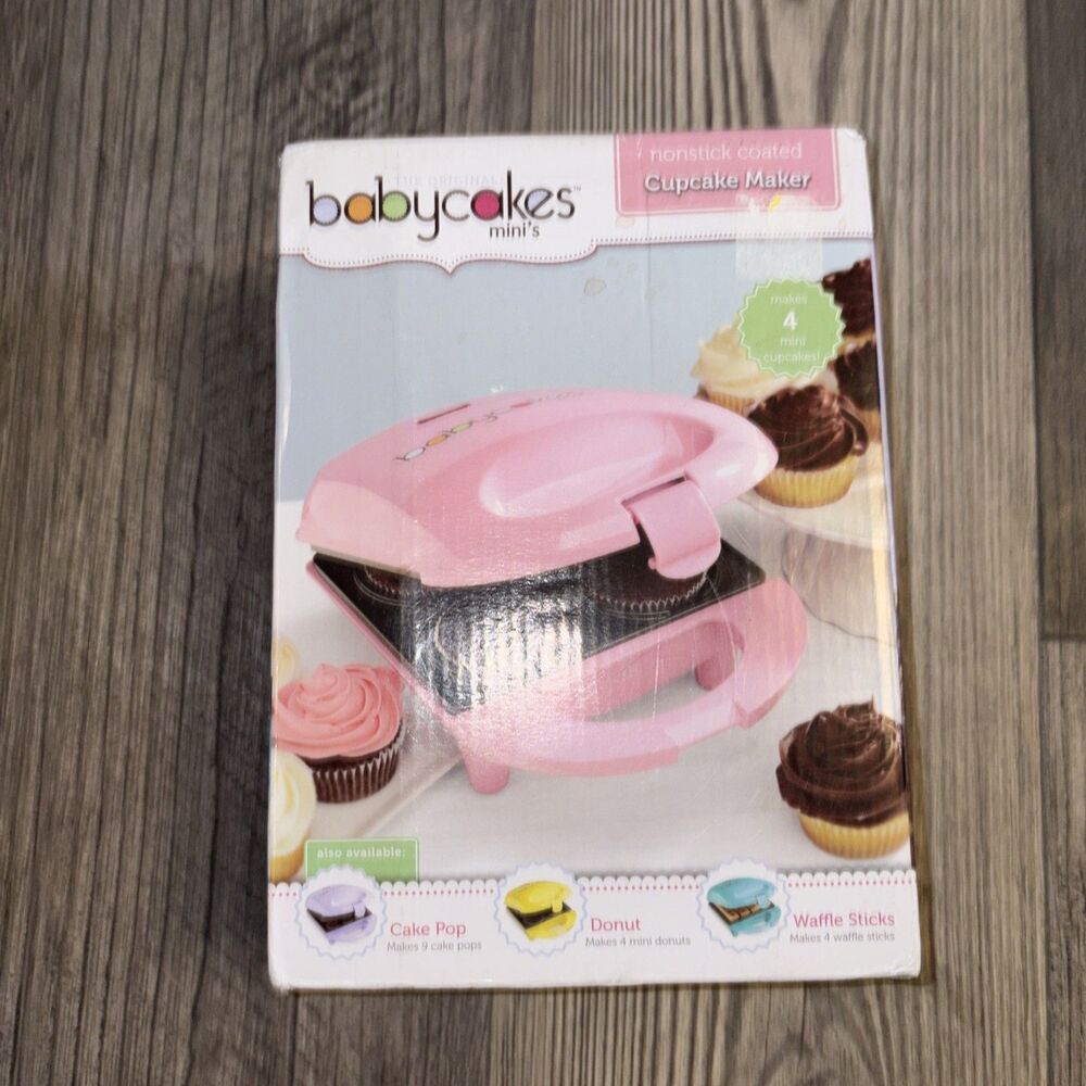 New The Original Babycakes Mini's Cupcake Maker - Pink 4 Cakes